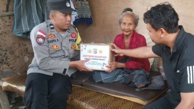 Polsek Sekotong Salurkan Bantuan Nutrisi di Dusun Sayong