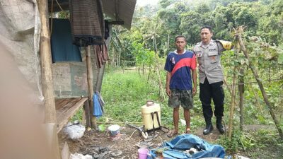 Bhabinkamtibmas Babussalam Dorong Warga Tanam Sayur untuk Ketahanan Pangan