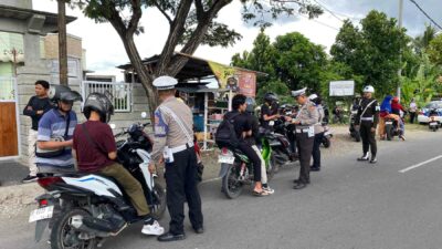 Puluhan Pelanggar Terjaring di Bypass Bil 2, Polres Lombok Barat Gelar Operasi Patuh Rinjani 2025