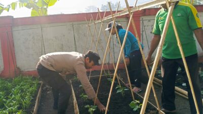 Sinergi Polri dan Masyarakat Kuripan Utara: Dari Pekarangan Menuju Ketahanan Pangan Keluarga