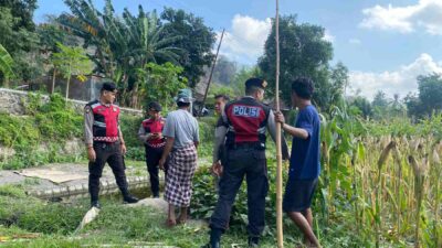 Polisi Lakukan Patroli Tanam Jagung di Dusun Kelebut untuk Dukung Swasembada Pangan